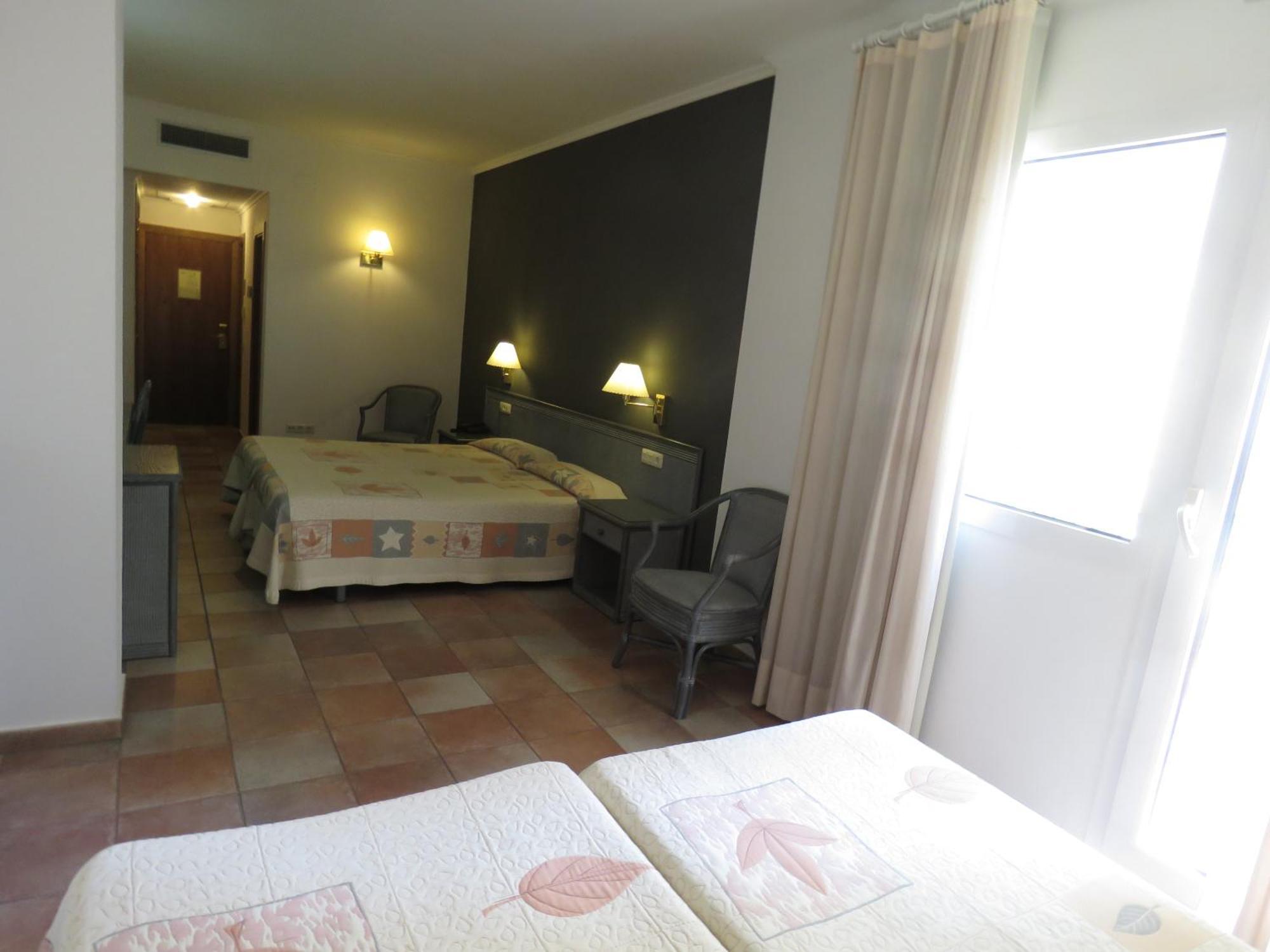 Hotel Santa Anna ลาเอสตาร์ติต ห้อง รูปภาพ